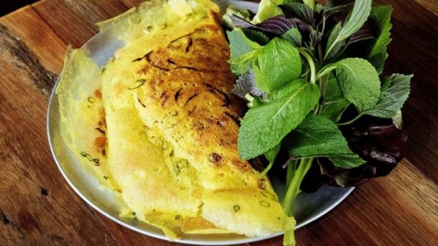 去洗碗:Banh Xeo完全是传统的。