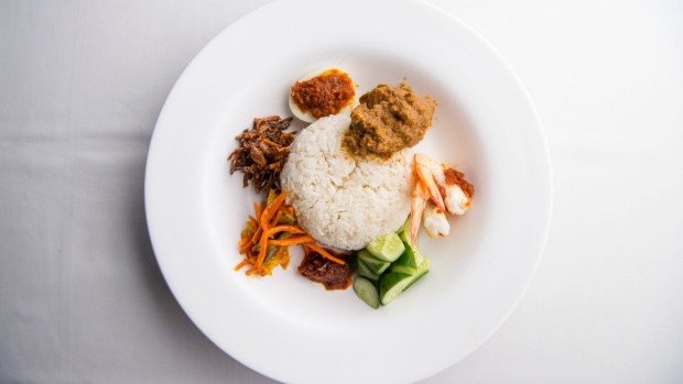 选择,混合和快乐:在Temasek的Nasi Lemak。
