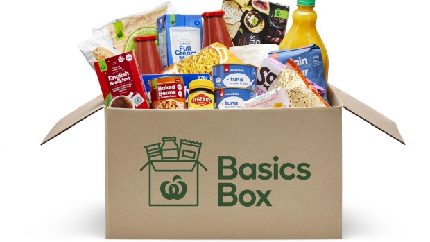 The Woolworths Basics Box,创建的目的是帮助向目前无法访问的脆弱客户提供基本产品……
