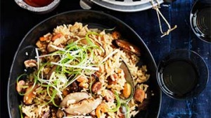 未免饭腊肠、花生和香菇。