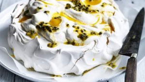 尼尔佩里的Passionfruit Pavlova。