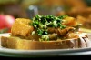 烤南瓜和烤饼三明治。