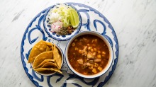 最爱吃的菜:Pozole rojo红烧猪肉汤。