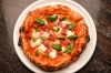 “nduja”的浪漫披萨。
