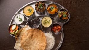 必尝菜肴:北印度塔利(North Indian thali)， 14.90美元。