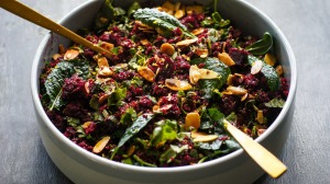 节日甜菜根和Burghul Tabbouleh。