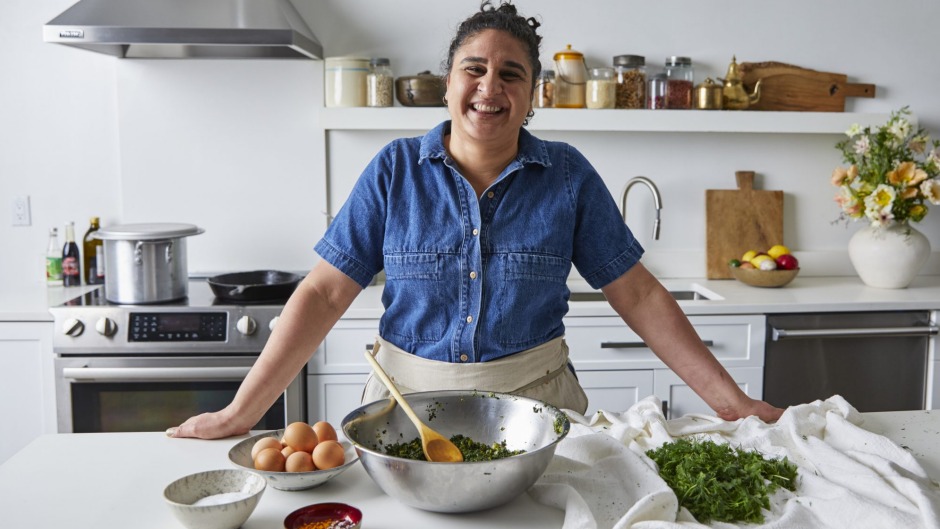 Samin Nosrat，《盐、脂、酸热》的作者和相关Netflix节目的明星，准备了一个波斯语版本的……