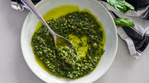 Chimichurri遇见Tapenade迎接Salsa Verde。