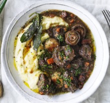Neil Perry的Classic Boeuf A La Bourguignonne