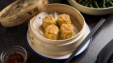 蒸鸡肉和泡菜苏迈。