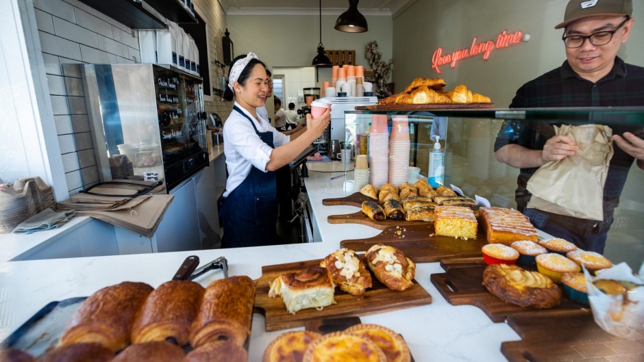 Nosh+ cafe在mosman，著名的糕点和外卖羊角面包。