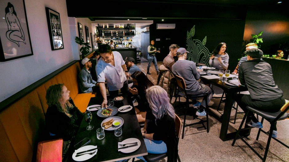 Moorabbin的逗号食品和美酒。