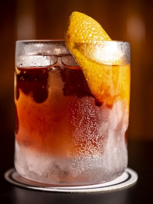 Potts Point Piccolo Bar的巧克力Negroni。