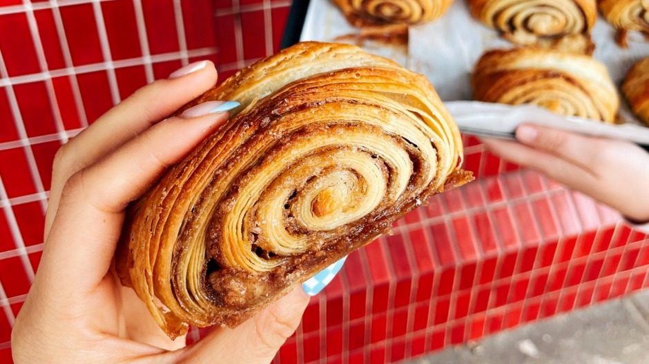 西娜小姐的素食主义者弗朗兹布罗琴（Franzbrotchen），德国风格的肉桂糖卷轴。